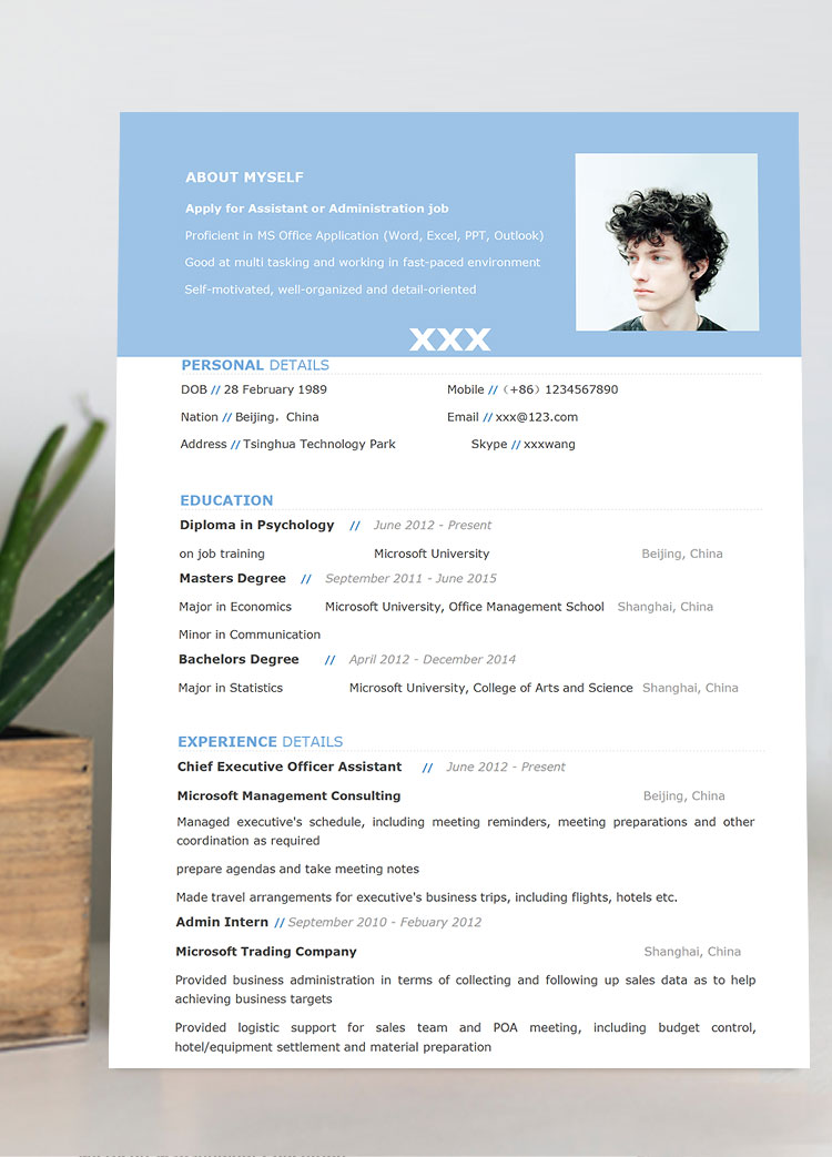 淺藍(lán)色大氣行政助理英文簡(jiǎn)歷模板